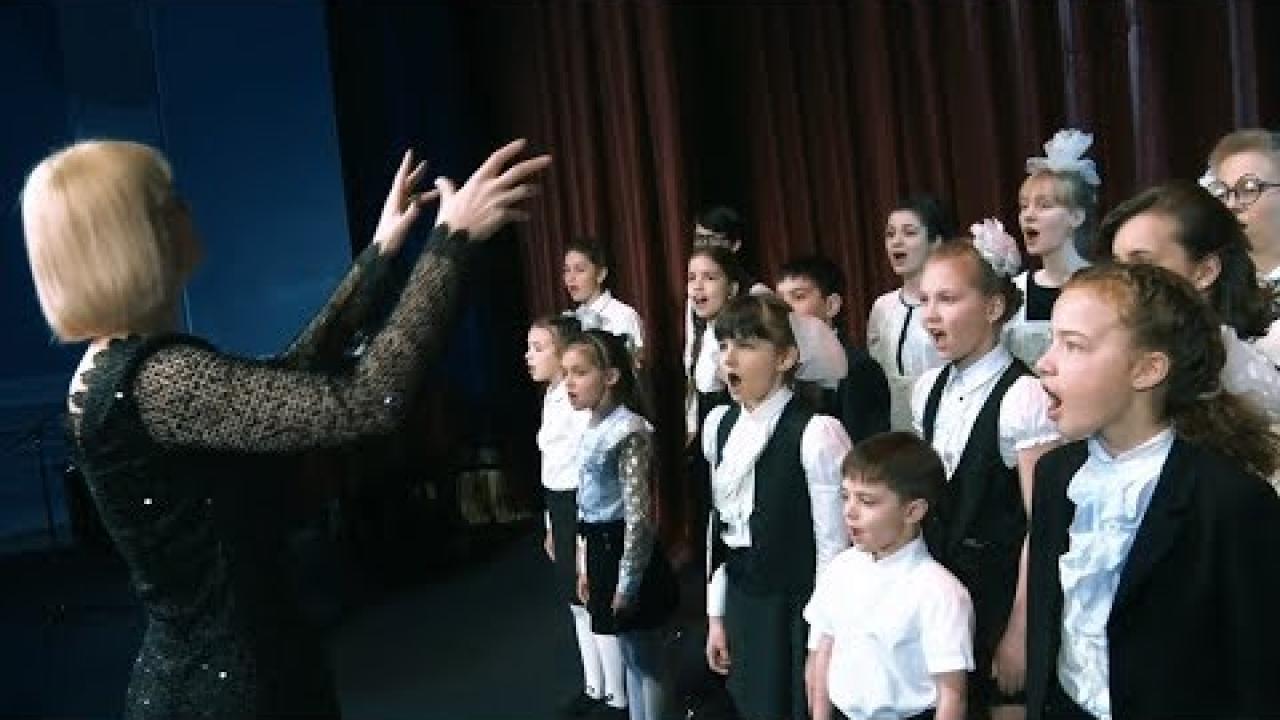 Embedded thumbnail for Rammstein Mutter Cover con Kinderchor - Migliori Clip Musicali da Non Perdere