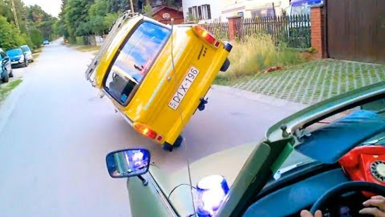 Embedded thumbnail for Coole Videos #355: Inseguimento Poliziesco e Animali Carini da Non Perdere